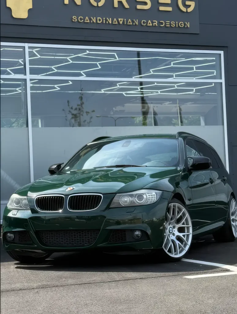 BMW E91 335D folierad i grön färg